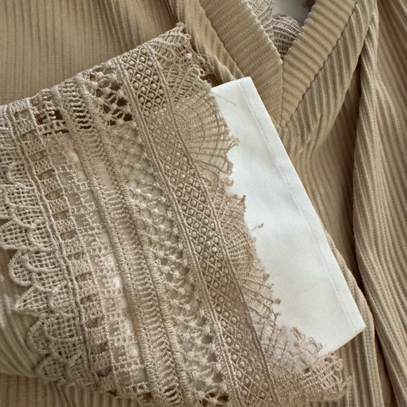 Beige Lace Trim Ribbed Top - Picture 5 of 5